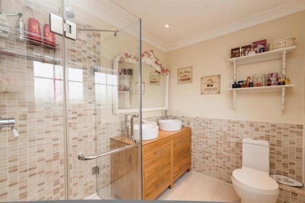 Ensuite