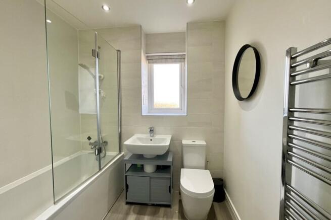 2 bed Flat for sale Image 10