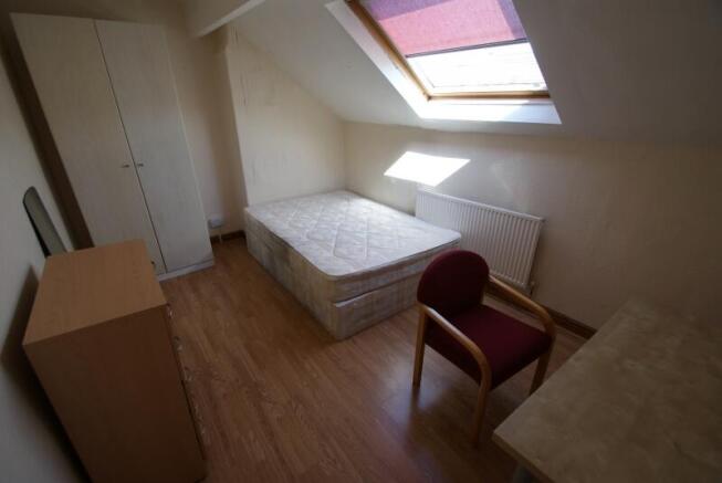 4 bed Terraced to rent Image 4