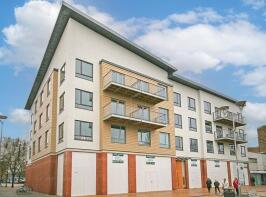11, 92a, Town Centre, Hatfield AL10 0JW
