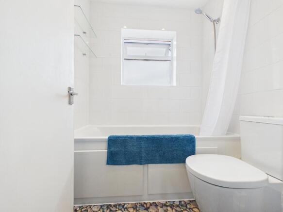 Bathroom 1.jpg