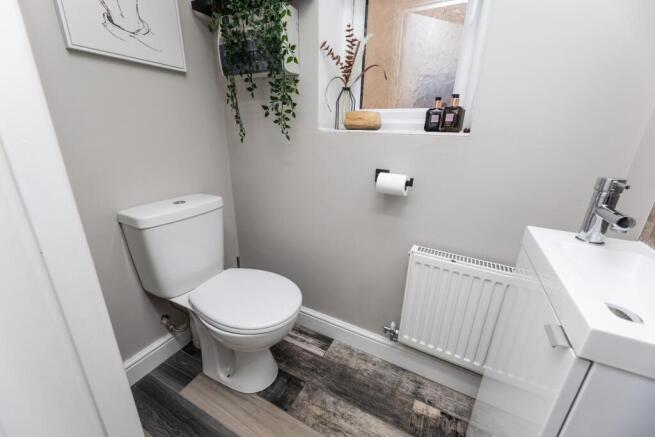 3 bed Semi-Detached for sale Image 8