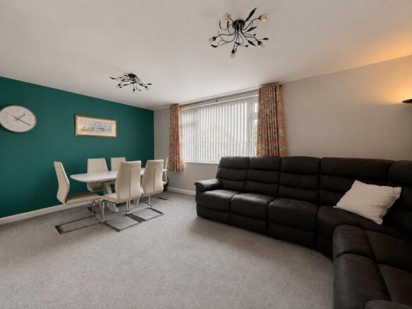 Living/dining room