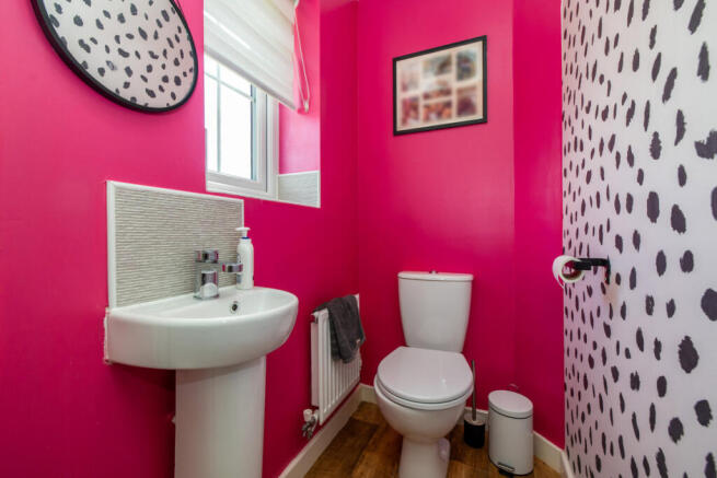 3 bed Semi-Detached for sale Image 7