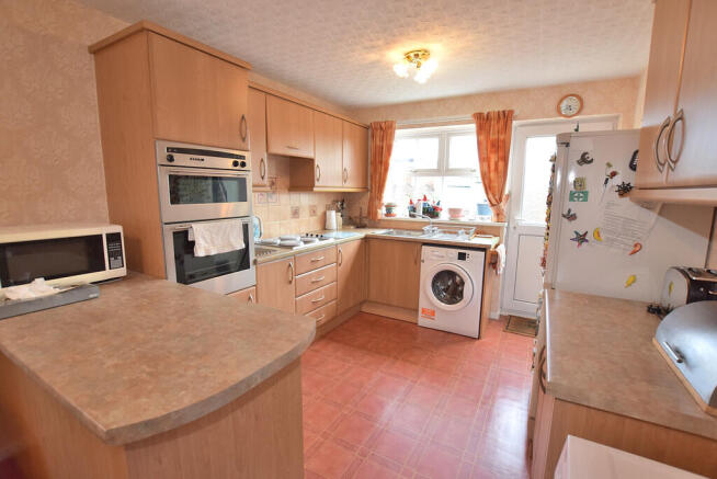2 bed Detached Bungalow for sale Image 7
