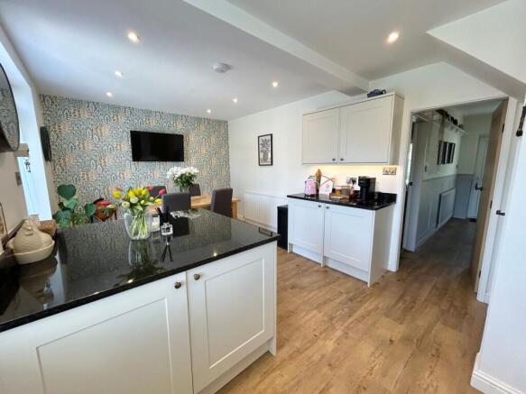 3 bed Semi-Detached for sale Image 6