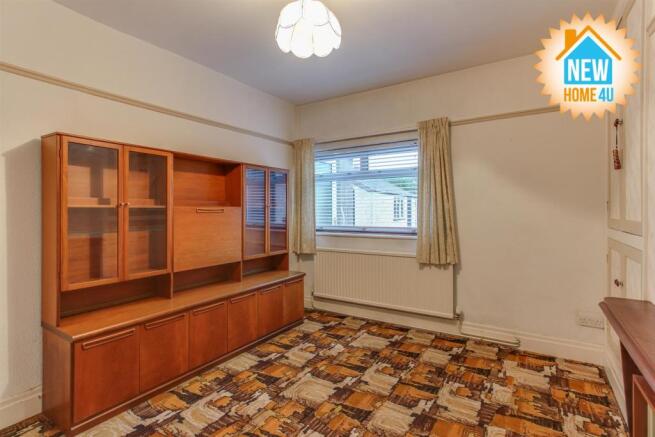 DINING ROOM:
