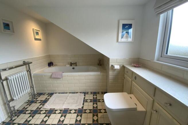 EN-SUITE TO MASTER B