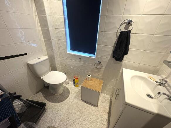 Cloakroom/wc
