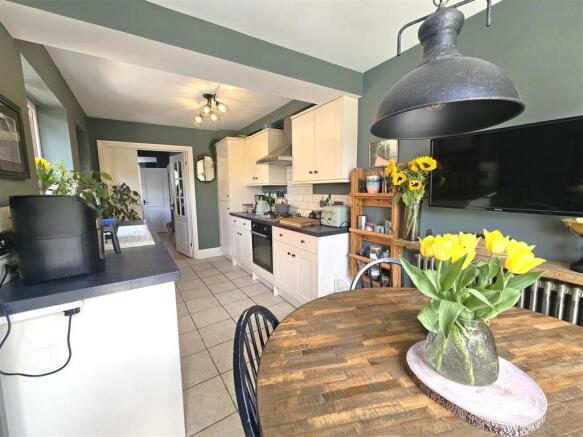 Kitchen Breakfast Room 1.jpg