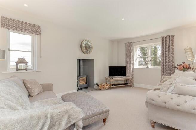 4 bed Detached for sale Image 4