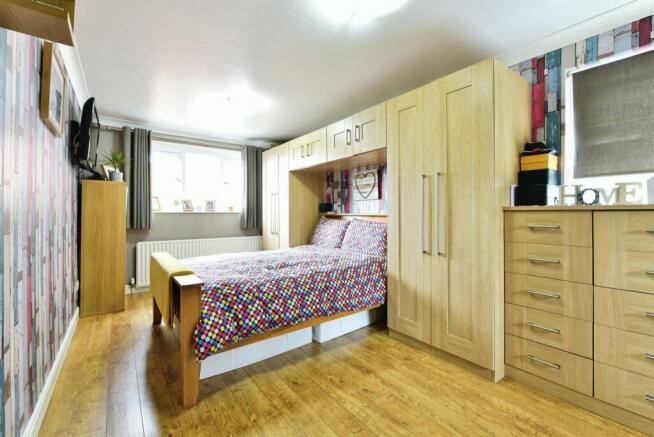 4 bed Detached for sale Image 6