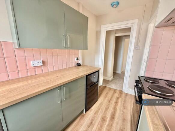 2 bed Maisonette to rent Image 5
