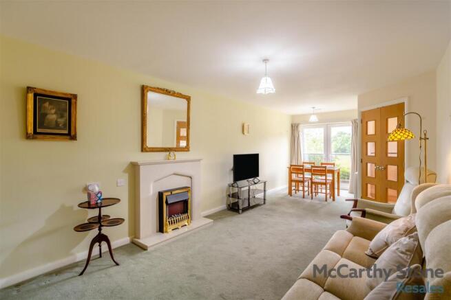 8698443-interior05.jpg