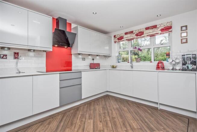 Fitted Kitchen: