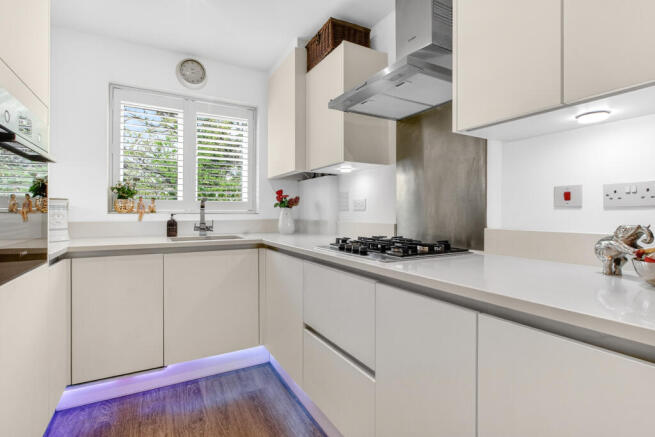 46johnstonecloselarge10