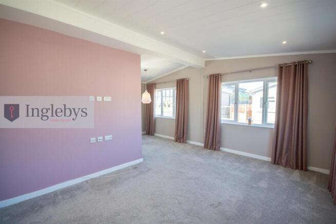 2 bed Park Home for sale Image 5
