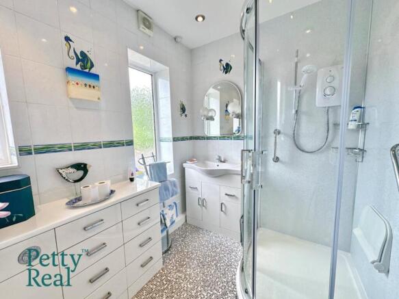 2 bed Semi-Detached Bungalow for sale Image 5