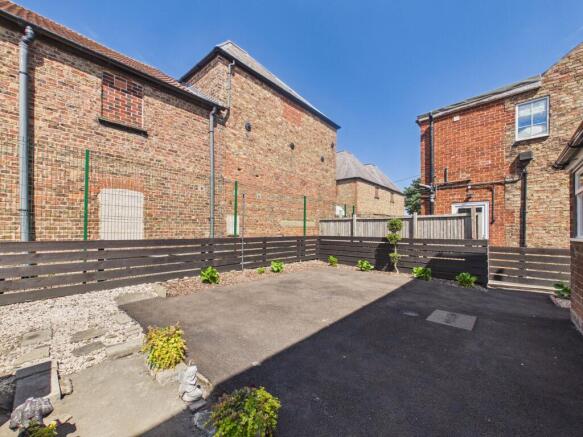 3 bed Semi-Detached for sale Image 12