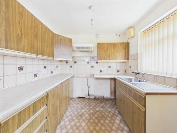 Kitchen: