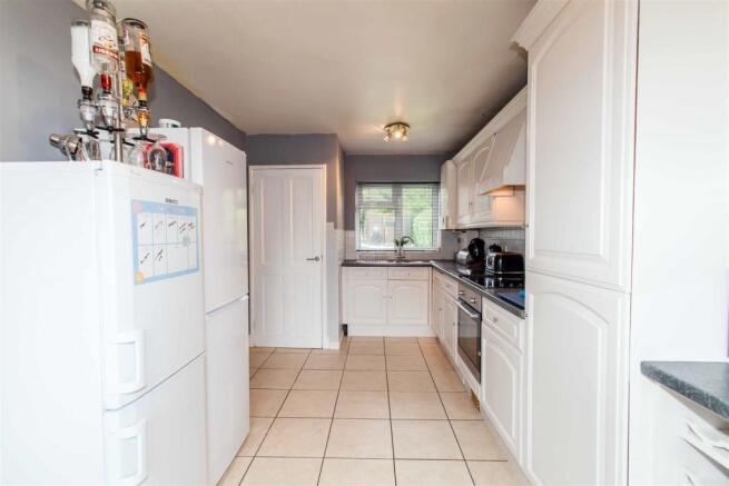 24 Birkin Ave (7).jpg