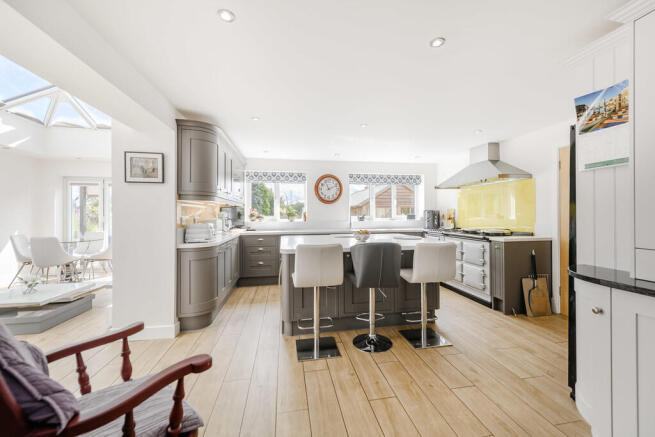 Kitchen/Breakfast...