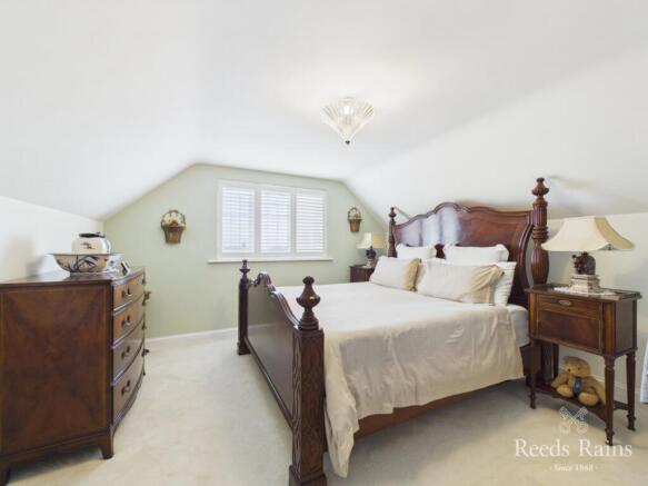 4 bed Bungalow for sale Image 5
