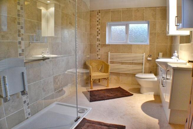 Master En-suite