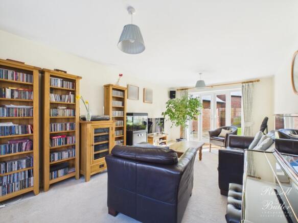 CAM01995G0-PR0422-STILL001