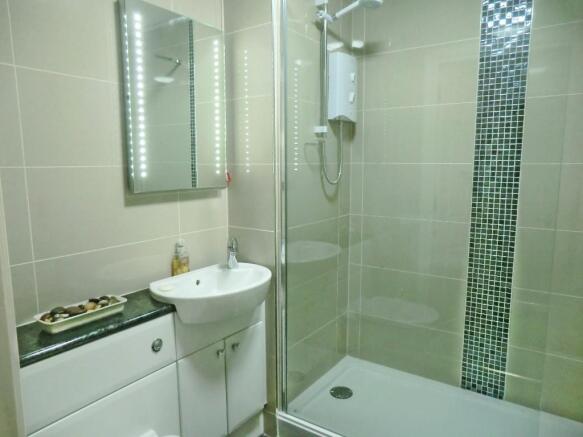 Upgraded Shower Rm