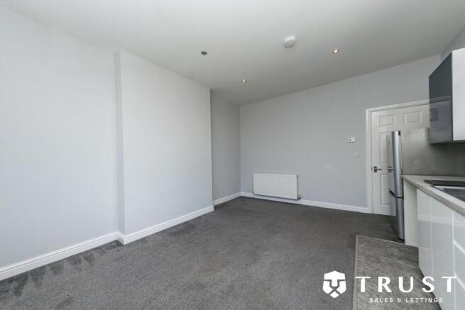 1 bed Flat to rent Image 6
