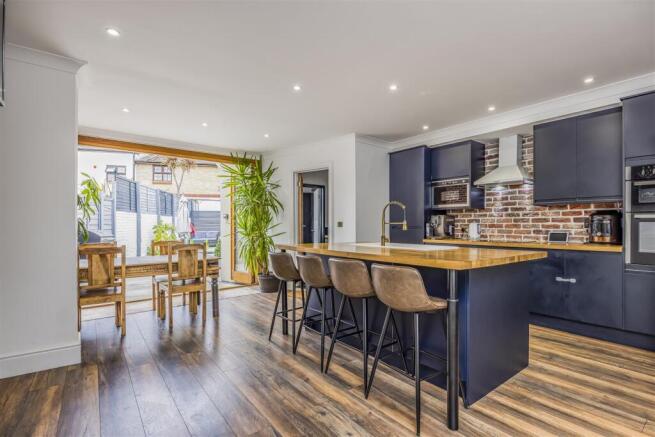 20 Gladys 20 Gladys Avenue, Hilsea-PorticoMarketin