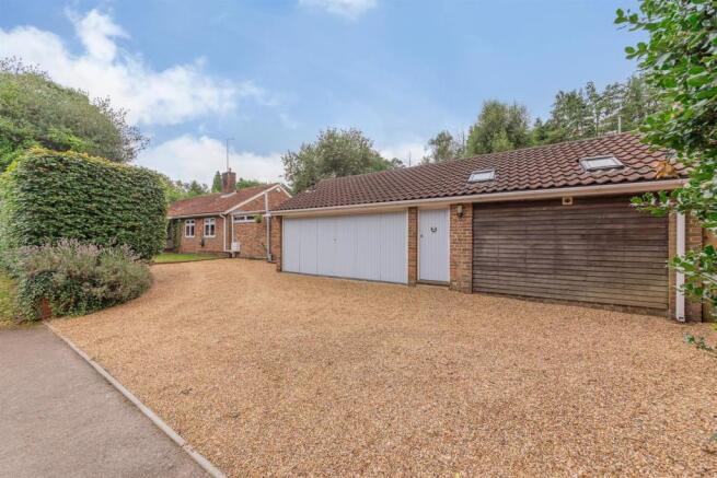 Little Tangley-Salt-Box-Road-Guildford-bungalow-IM