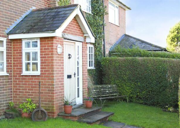 1 Preferred picture - front of cottage.jpg
