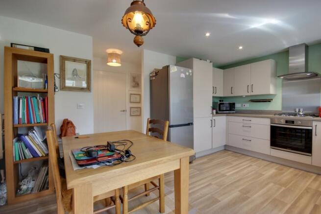 3 bed Semi-Detached for sale Image 6