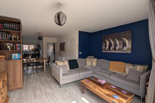 Lounge/Dining Room
