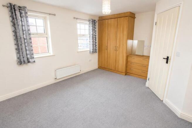 4 bed Town House for sale Image 11