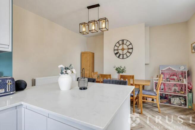 3 bed Semi-Detached for sale Image 2