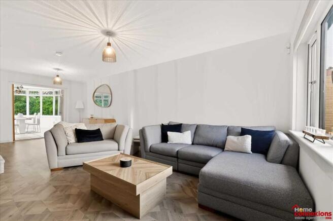 Lounge Area (1)