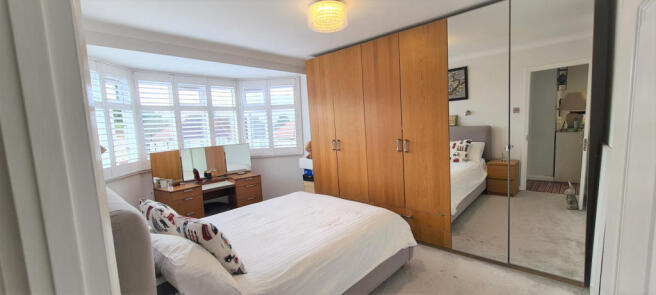 FRONT BEDROOM (1)