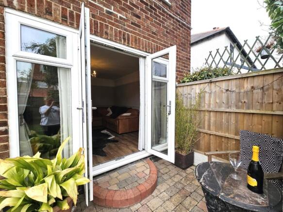 52 coro - garden pic4.jpg