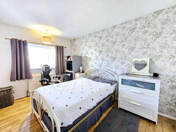 3 bed Semi-Detached for sale Image 9