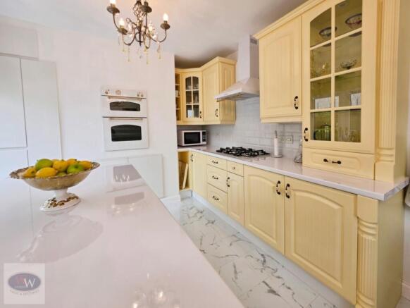 3 bed Semi-Detached for sale Image 7