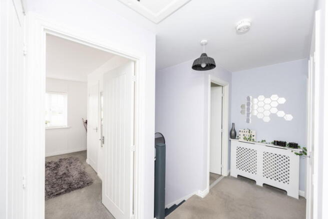 4 bed Detached for sale Image 12