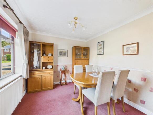 3 bed Detached Bungalow for sale Image 7