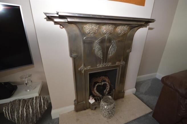 LOUNGE FIREPLACE