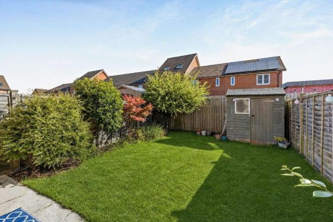 3 bed Town House for sale Image 11