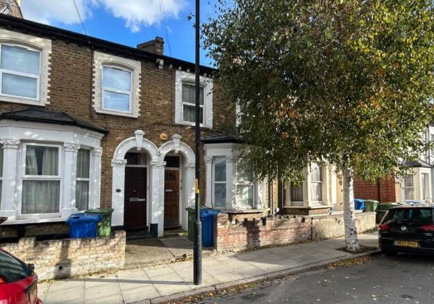 1-bed flat on 45A Ulverscroft Road, East Dulwich, London, SE22 9HF, £325,000
