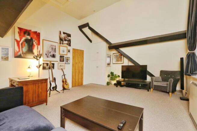 2 bed Flat for sale Image 10