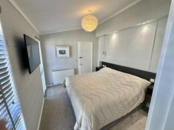 2 bed Park Home for sale Image 6